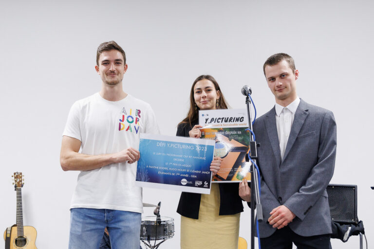 Groupe 2 : « Il me trompe depuis sa conception » (Fantine Bodier, Hugo Houry, Clément Janot) (c) P.Jayet/CEA